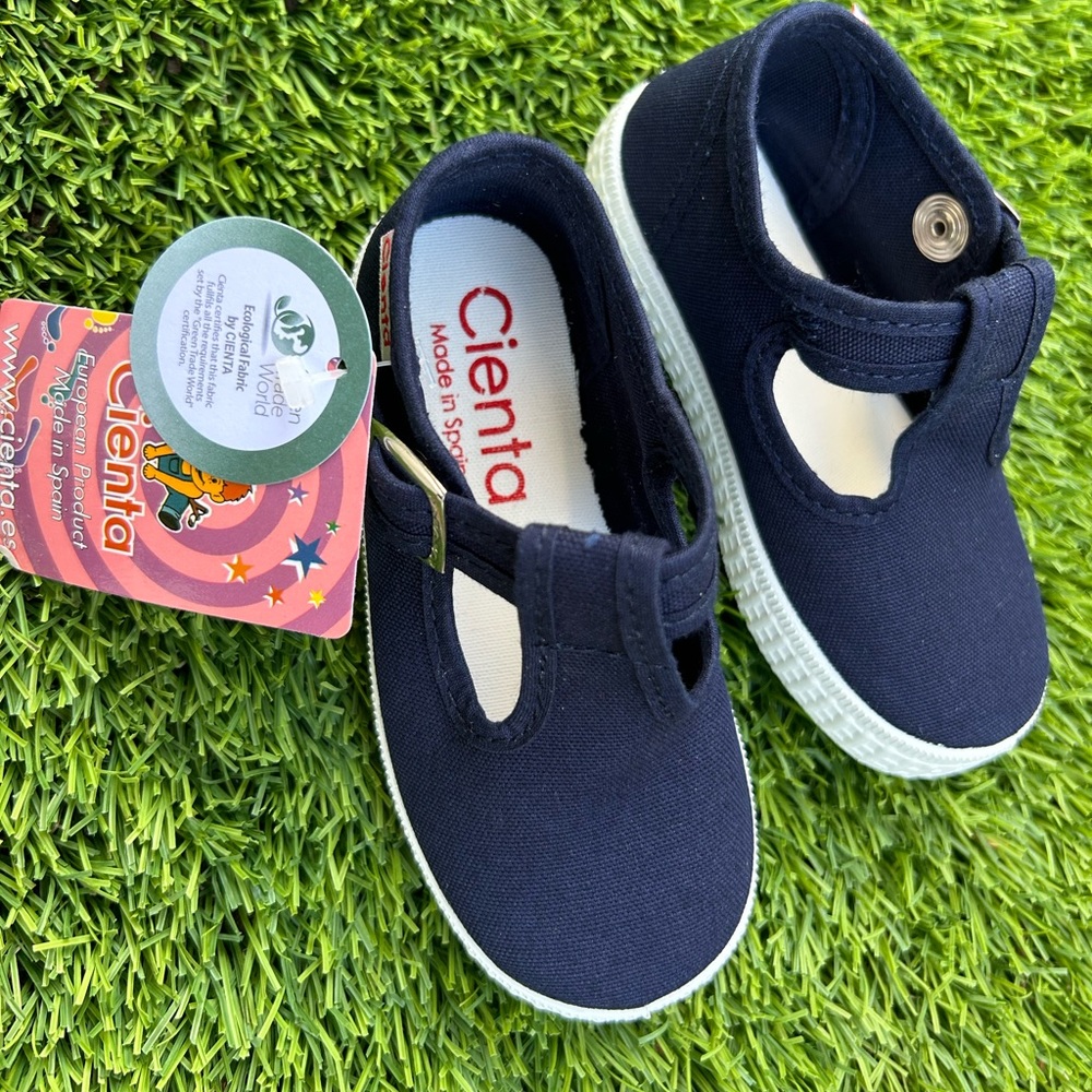 Cienta Mary Jane shoes